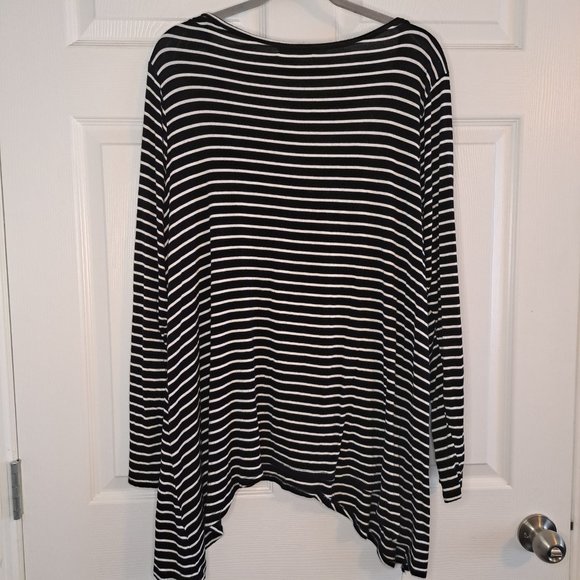 Maurices Black White Striped Sharkbite Long Sleeved Tunic Plus Size 2 - Picture 3 of 6